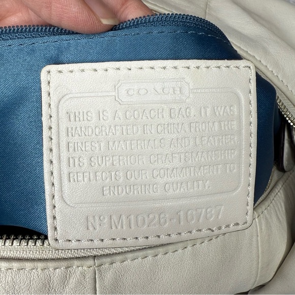 Coach Cream Leather Bag with Blue Lining - Picture 4 of 11